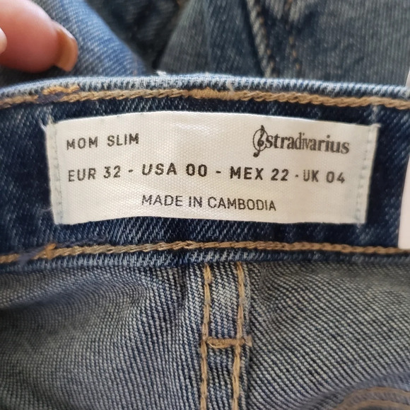 Stradivarius Mom Slim Fit jean size 00 New - Picture 6 of 6